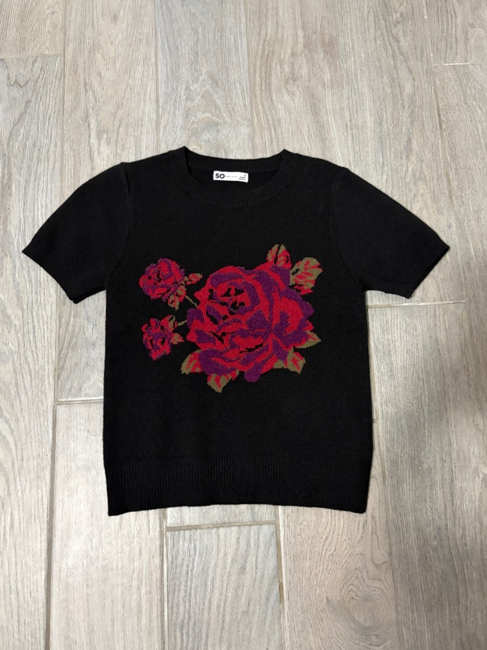 LIKE NEW! Women's SO Short Sleeve Black Crew Neck Sweater w/Chenille Flower-MED